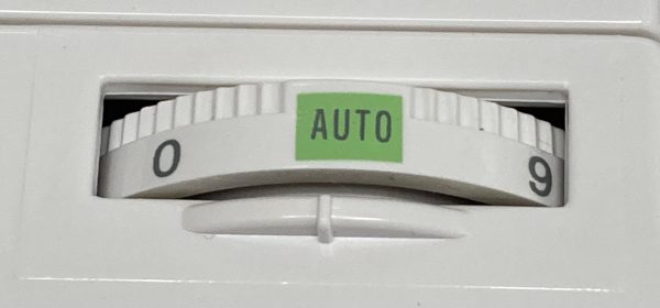 automatic tension dial on sewing machine